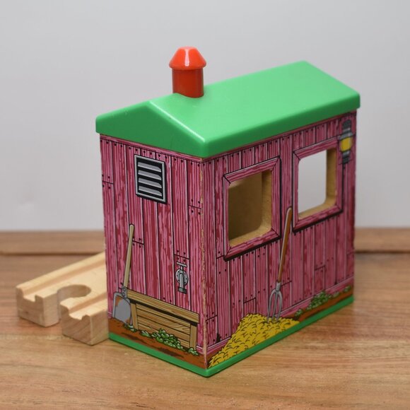 MCCOOL'S PIG SHED Sounds Thomas & Friends Wooden Railway Train Engine Works - Picture 7 of 9